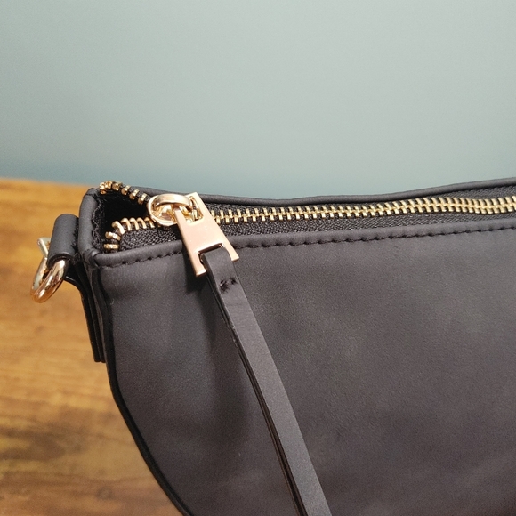 Universal Threads Black Crescent Style Chain Link Shoulder Bag - Picture 9 of 11